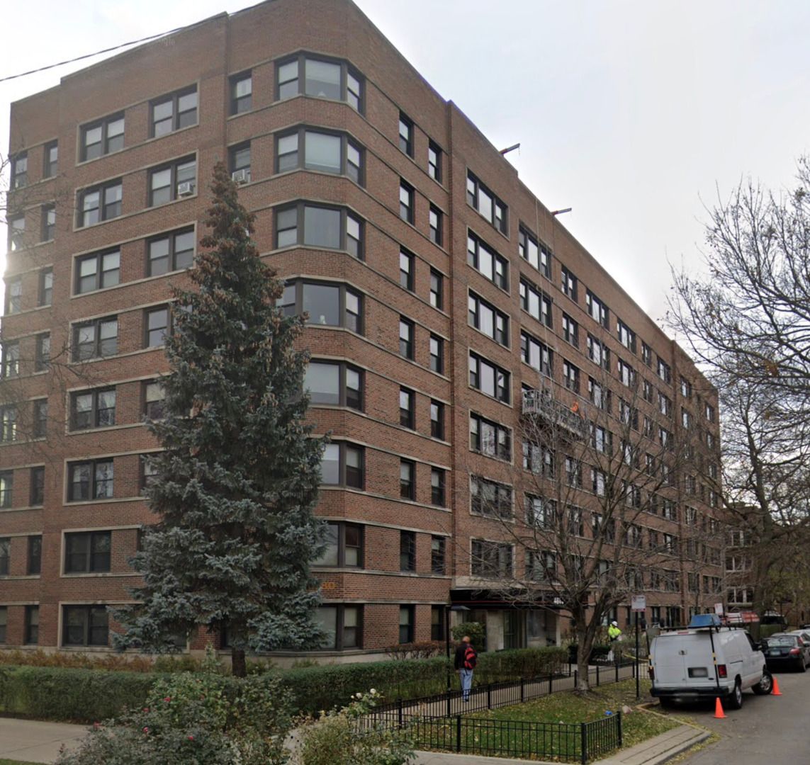 4880 Marine Drive, Chicago, IL 60640