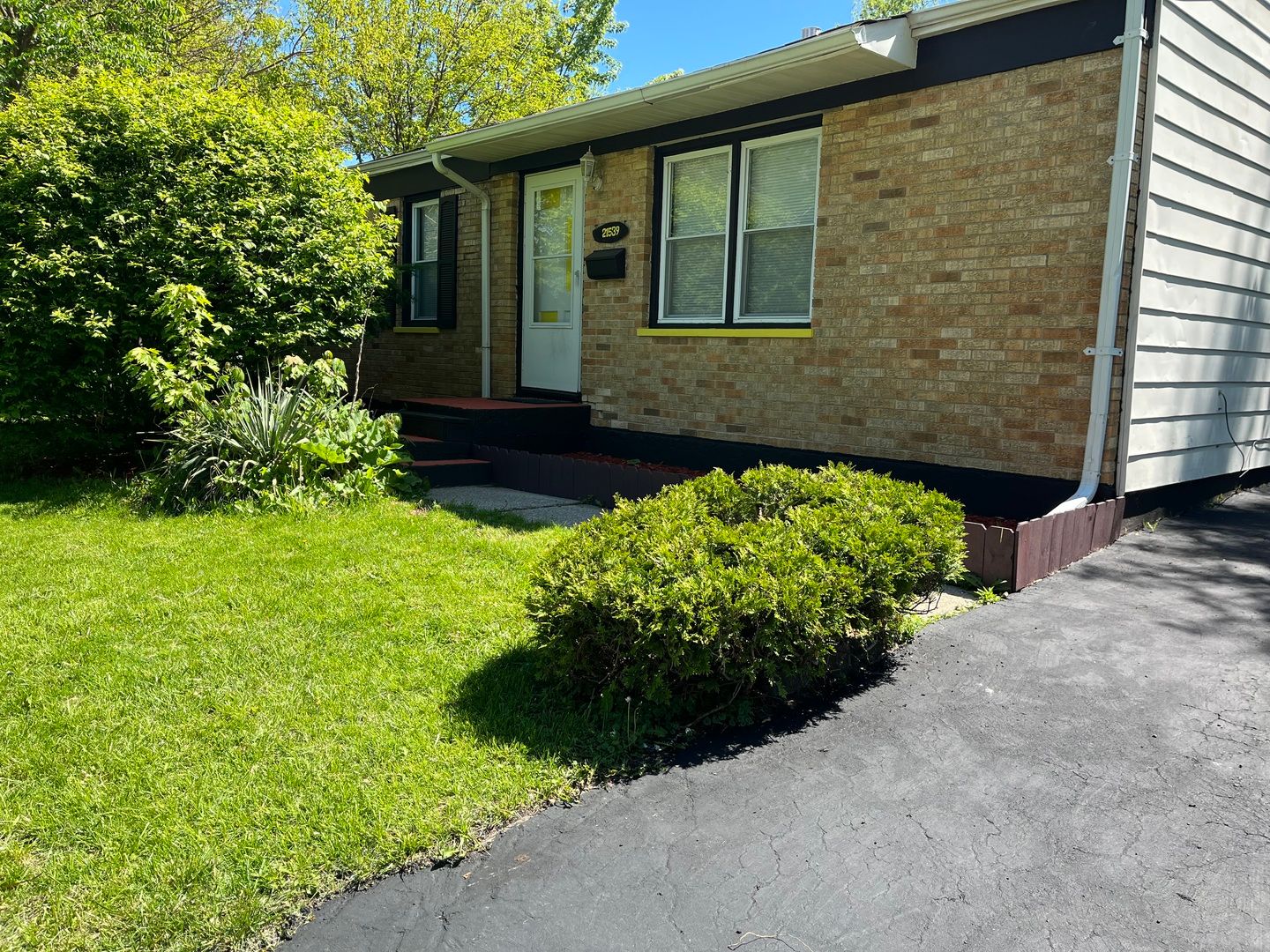 21539 Gailine Avenue — Sauk Village, IL 60411