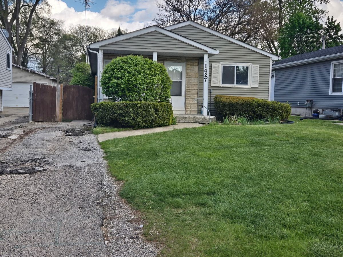1427 Kildeer Drive, Round Lake Beach, IL 60073