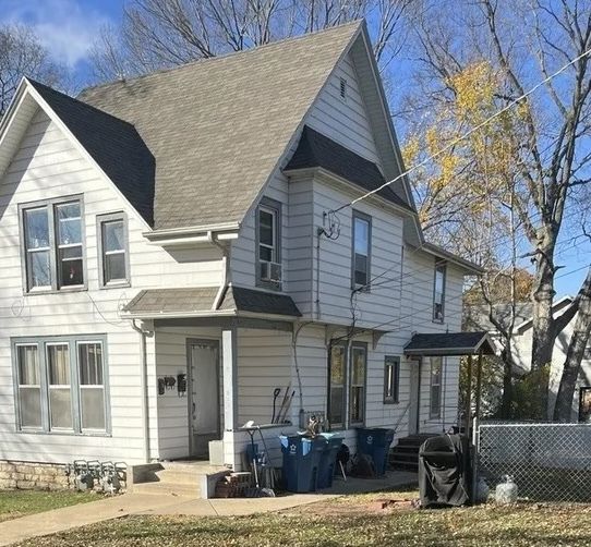 913 W 4th Street — Dixon, IL 61021