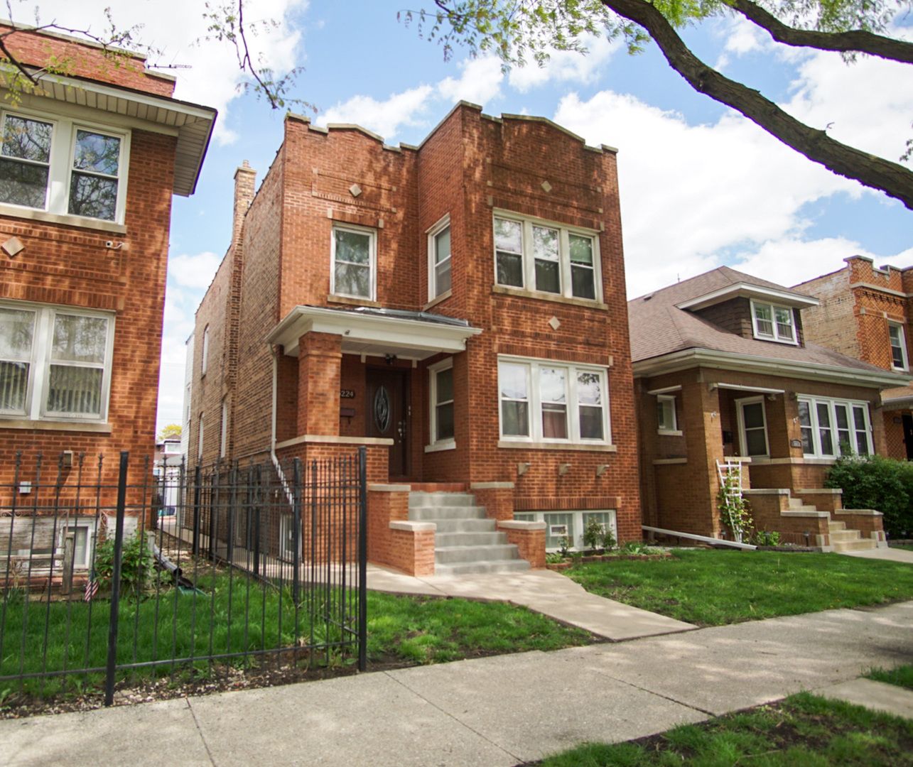 5224 W Deming Place — Chicago, IL 60639