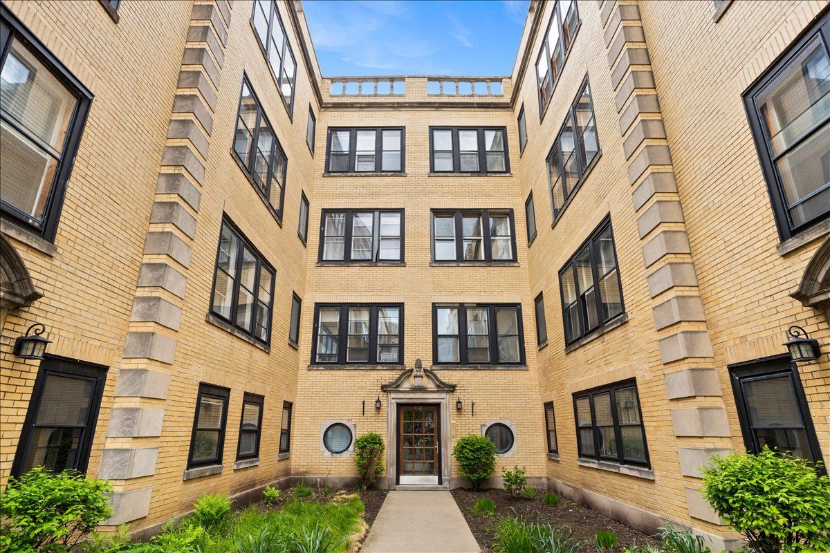 2538 Kedzie Boulevard, Chicago, IL 60647