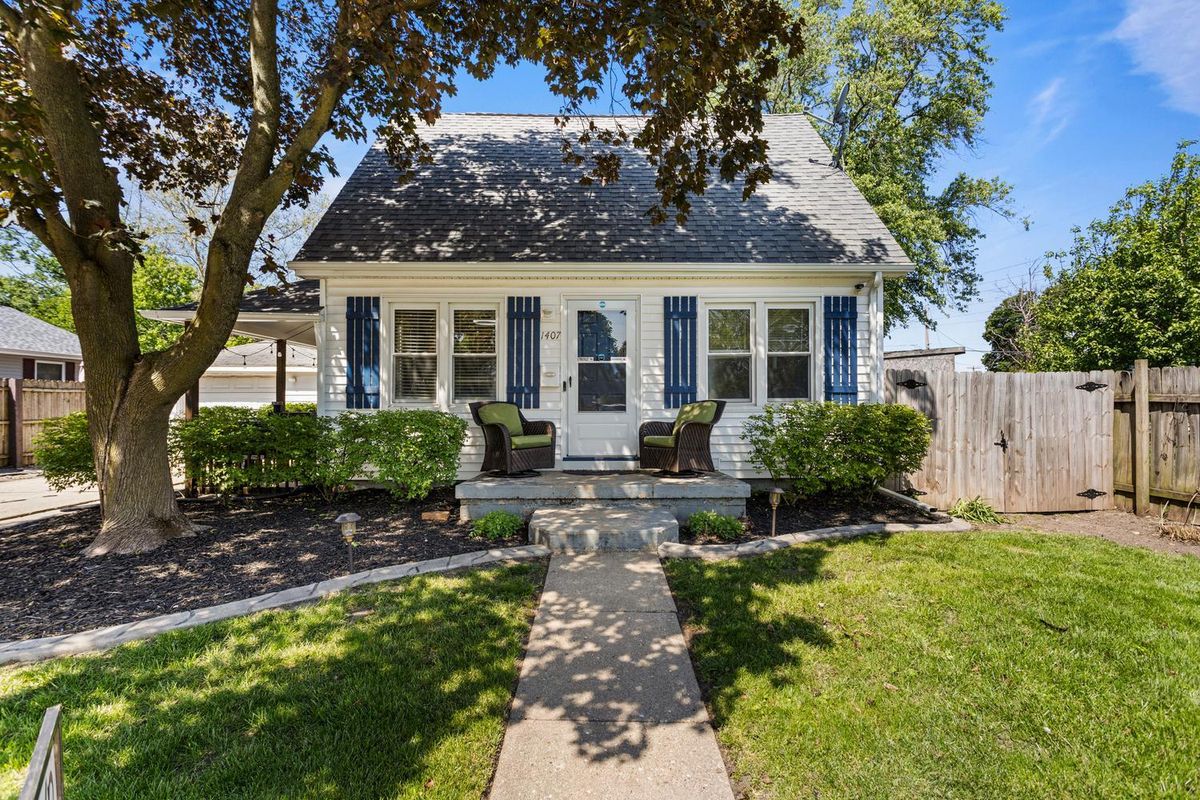 1407 Walnut Street, Champaign, IL 61820