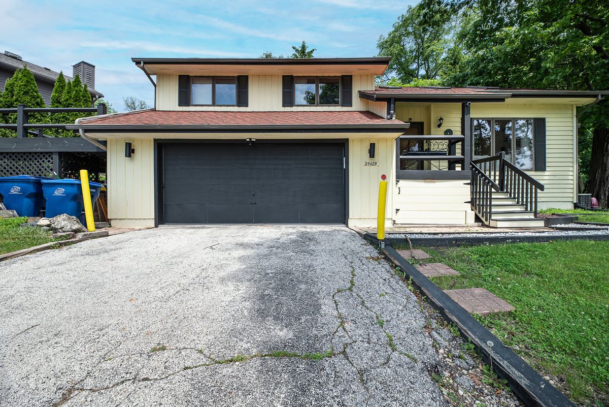 25429 Cedar Crest Lane, Lake Villa, IL 60046