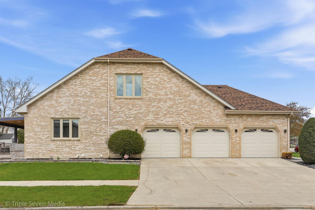 12600 Sheffield Court, Palos Park, IL 60464