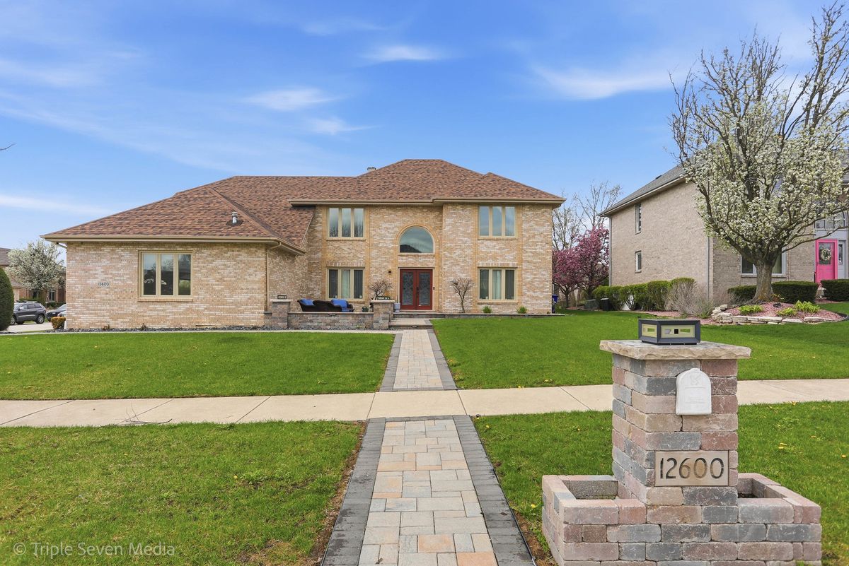 12600 Sheffield Court, Palos Park, IL 60464