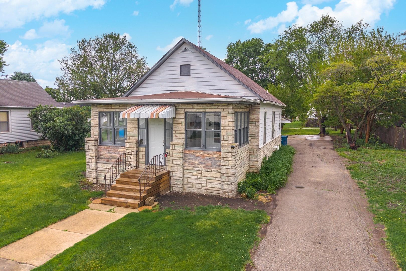 125 E Jackson Street — Cullom, IL 60929