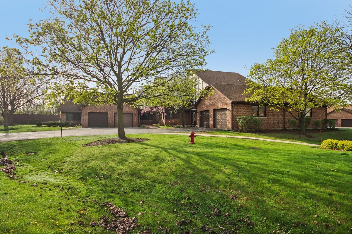 37 Terrace Lane #F, Lake Zurich, IL 60047