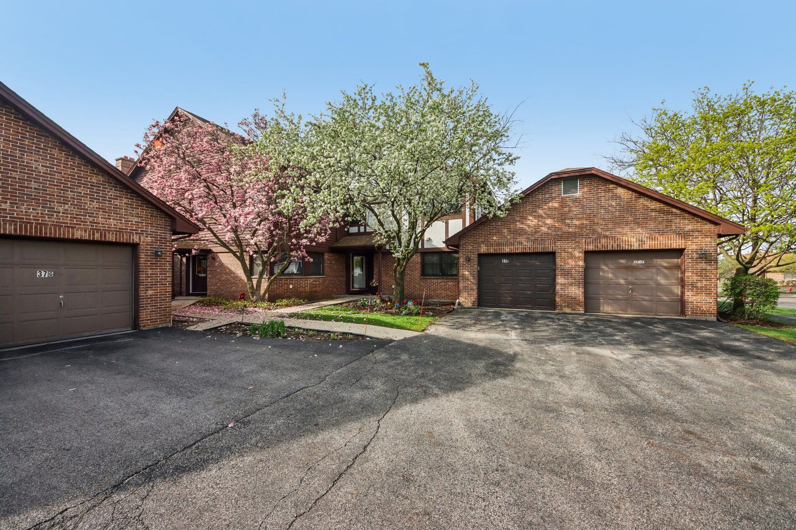 37 Terrace Lane #F — Lake Zurich, IL 60047
