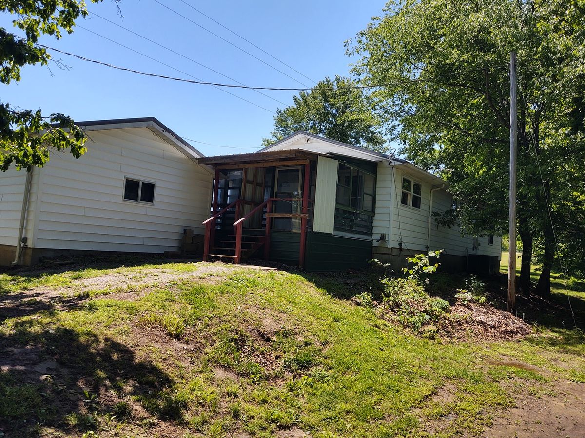 1045 Ozark Road, Ozark, IL 62972