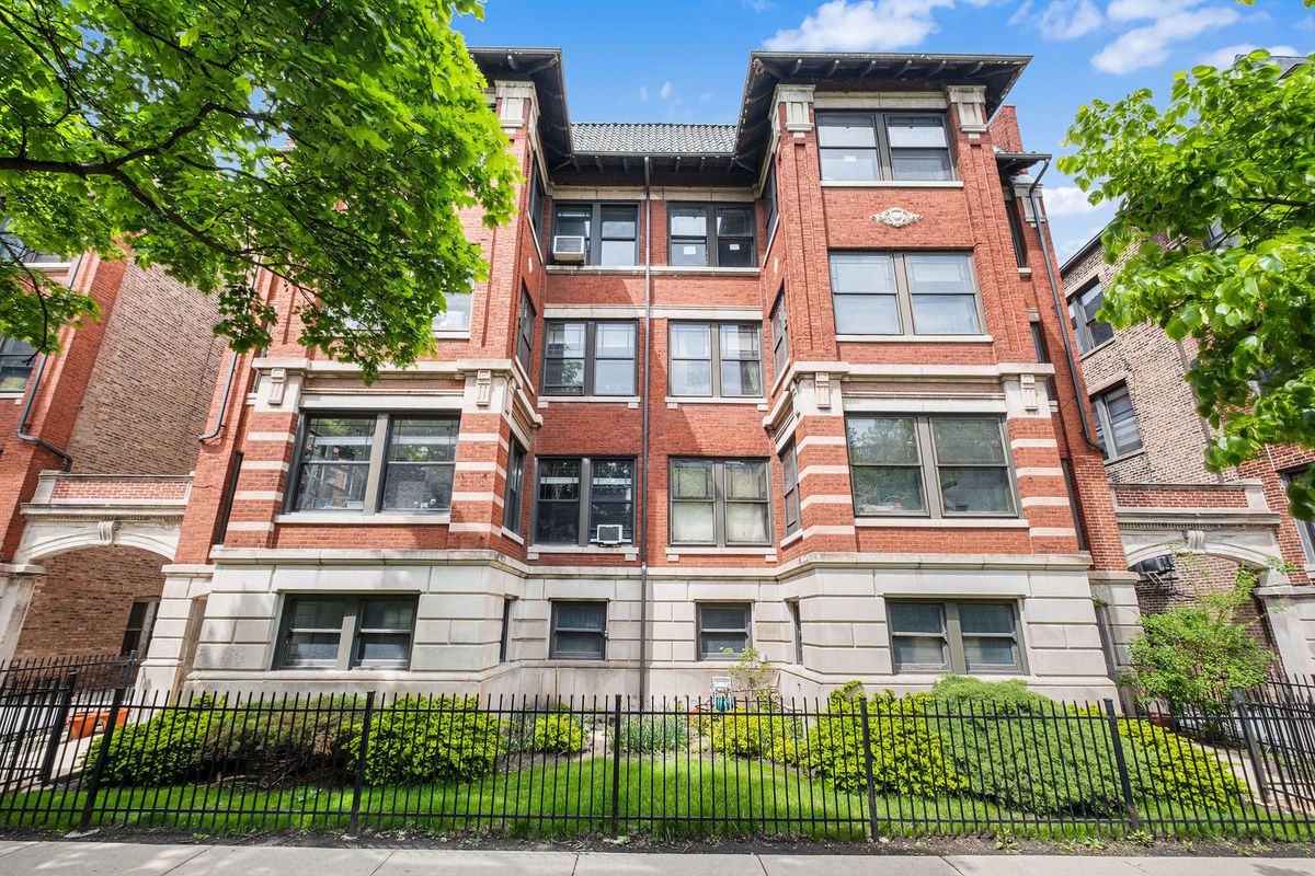 1140 Hyde Park Boulevard, Chicago, IL 60615