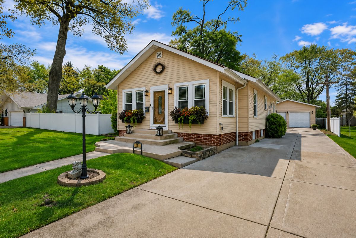 311 North Avenue, Bartlett, IL 60103