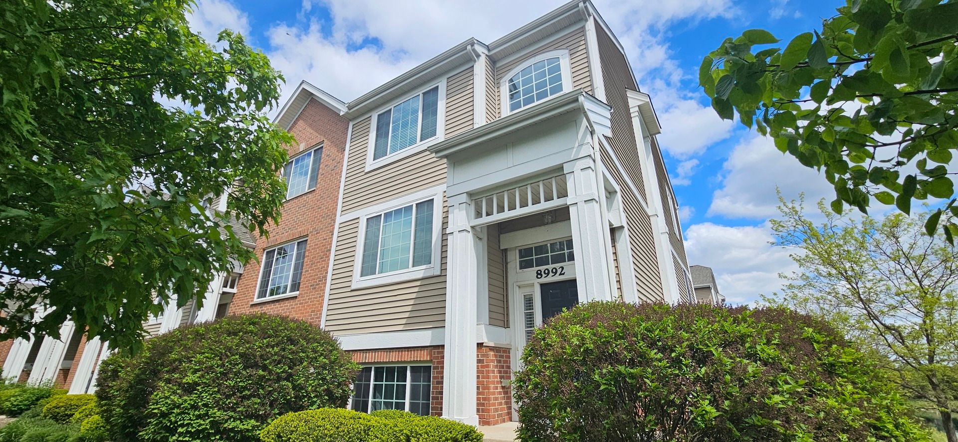 8992 Disbrow Street — Huntley, IL 60142