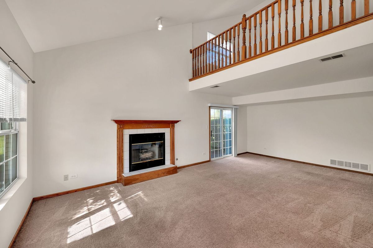 1466 Root Street #1, Crest Hill, IL 60435
