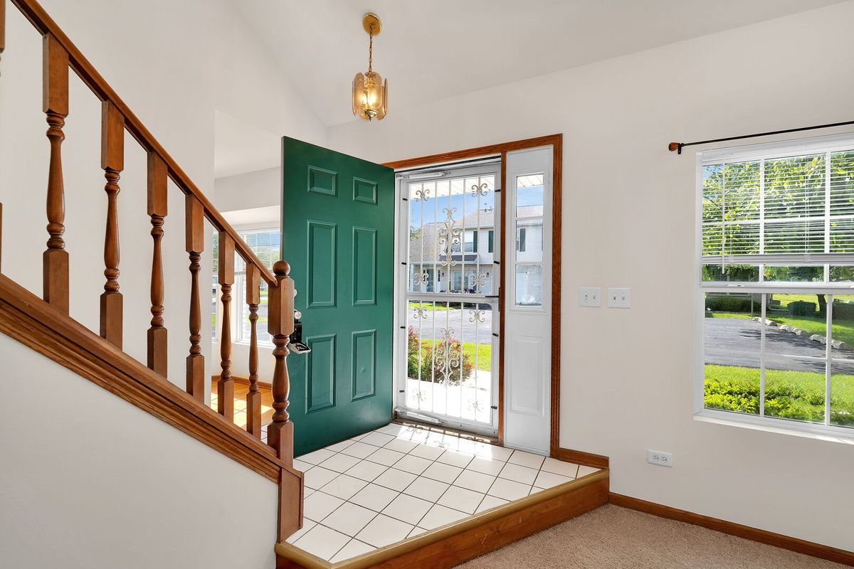 1466 Root Street #1, Crest Hill, IL 60435