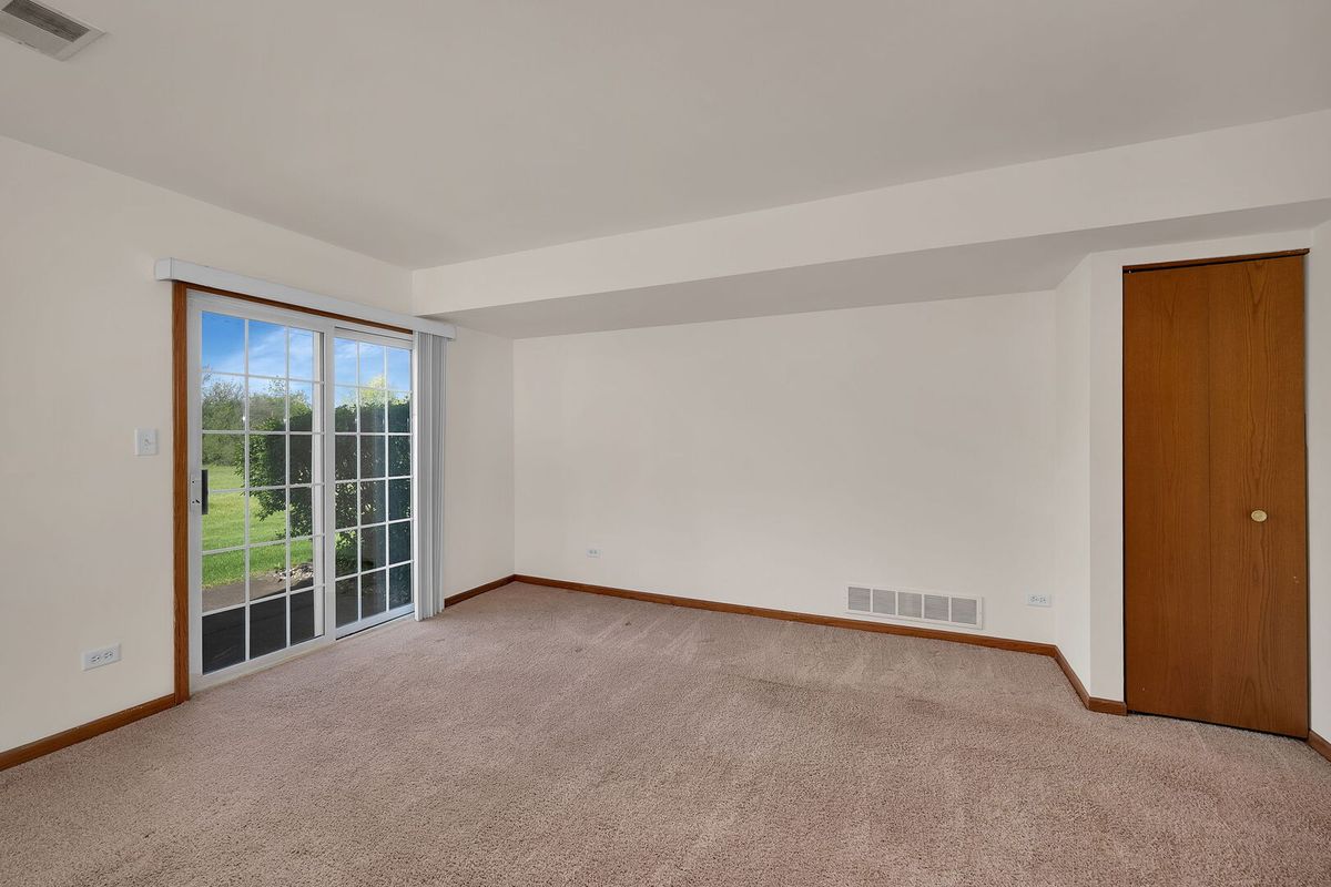 1466 Root Street #1, Crest Hill, IL 60435