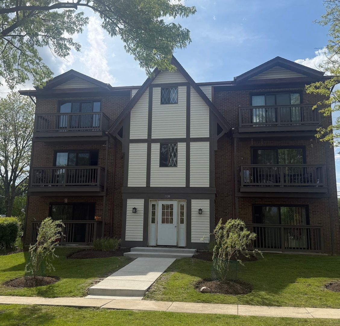 1134 Chalet Drive, Darien, IL 60561