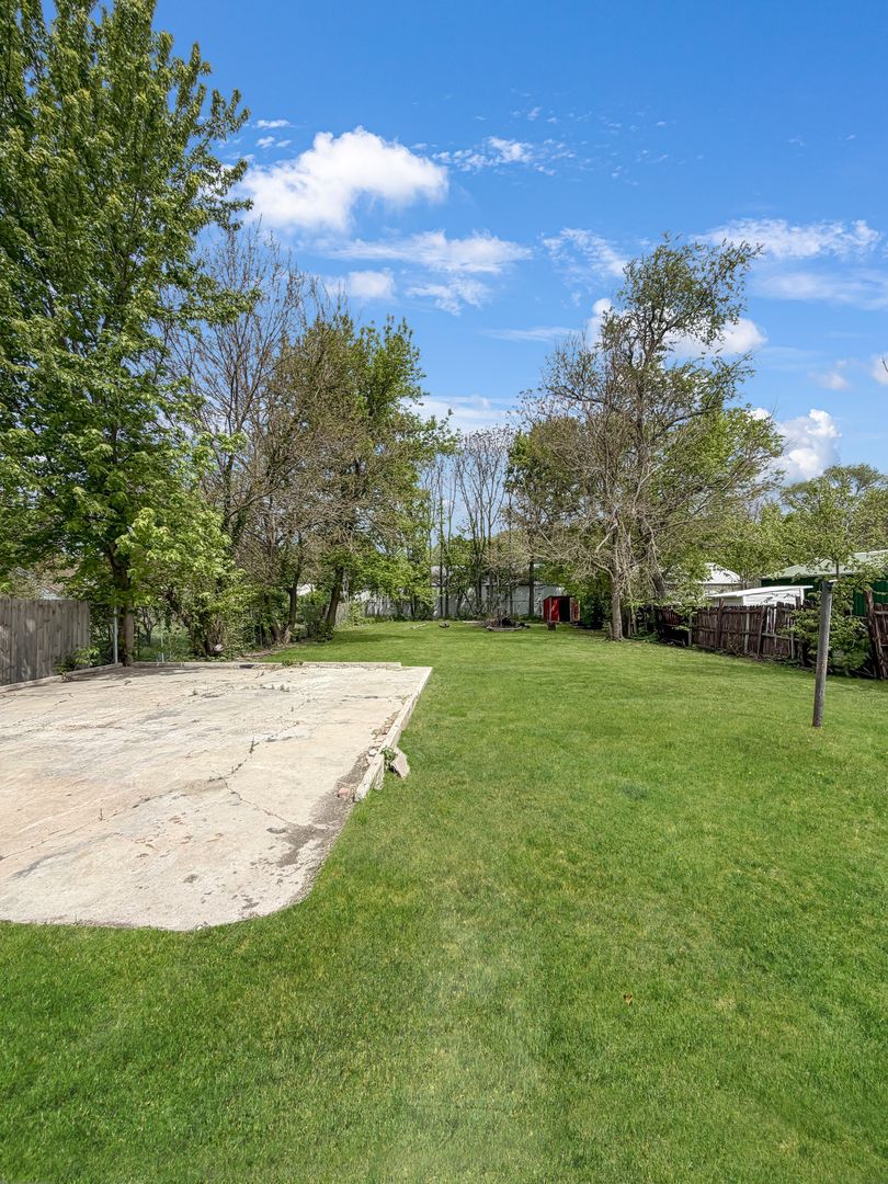 922 E Shawnee Street, Freeport, IL 61032