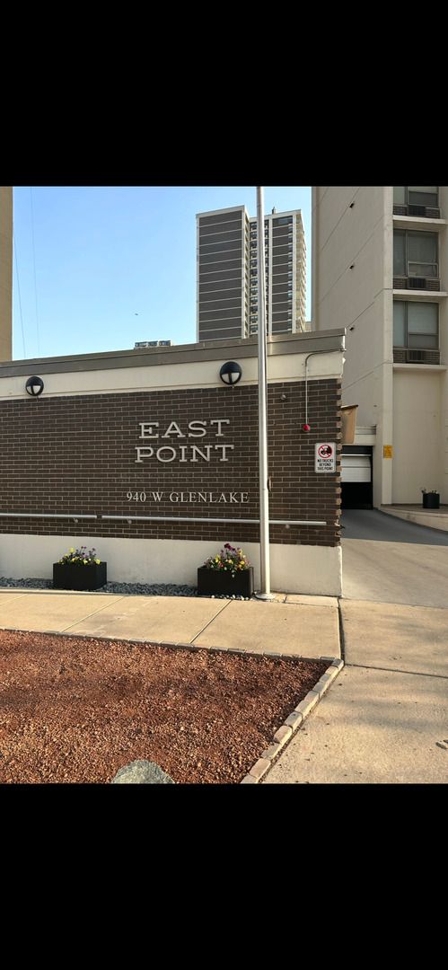 6101 Sheridan Road, Chicago, IL 60660