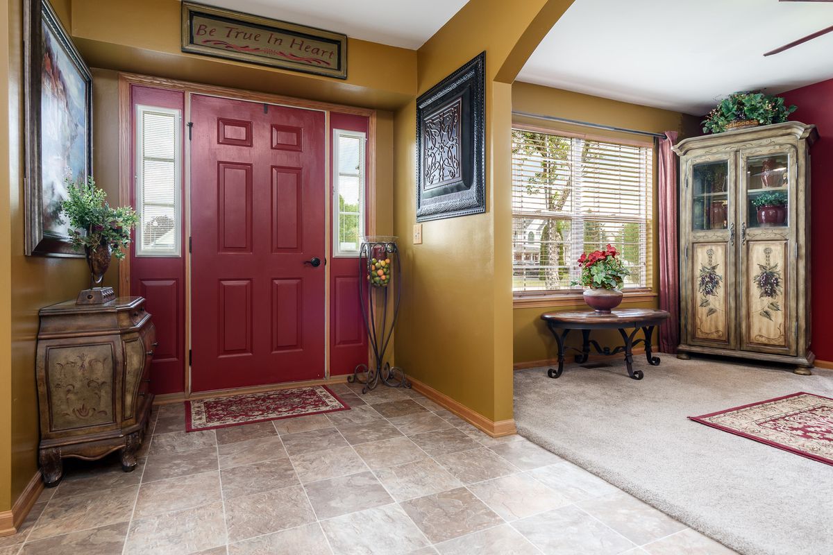 767 LONG ISLAND Circle, Loves Park, IL 61111