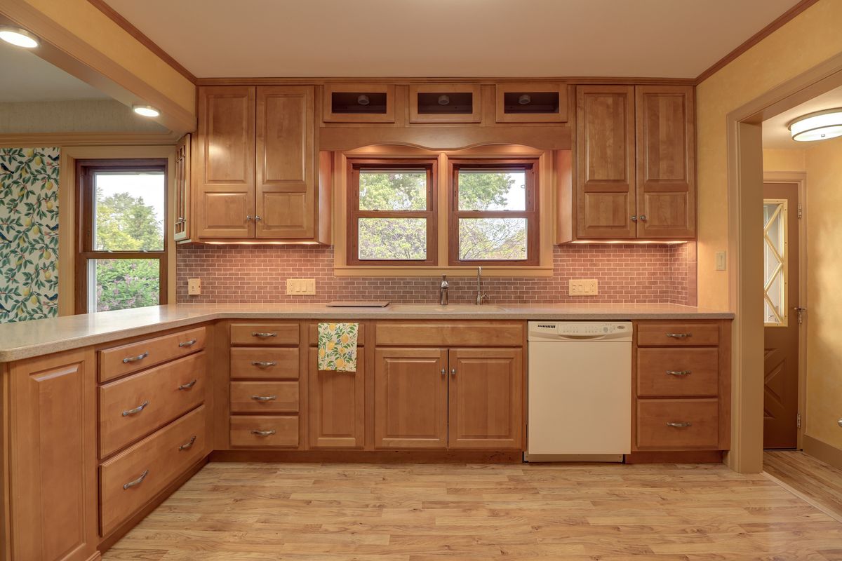 313 W 2nd Street, Prophetstown, IL 61277