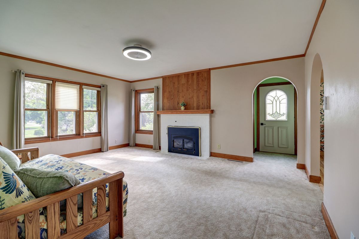 313 W 2nd Street, Prophetstown, IL 61277