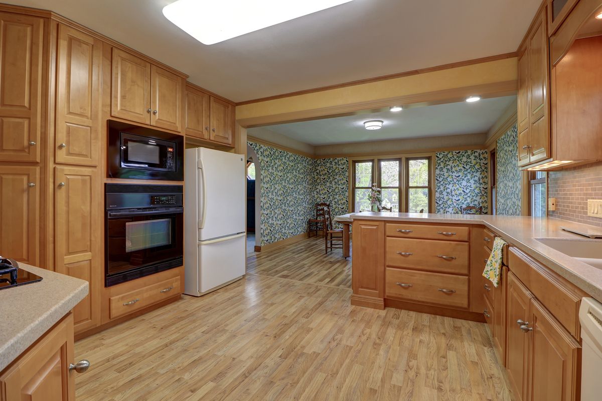 313 W 2nd Street, Prophetstown, IL 61277
