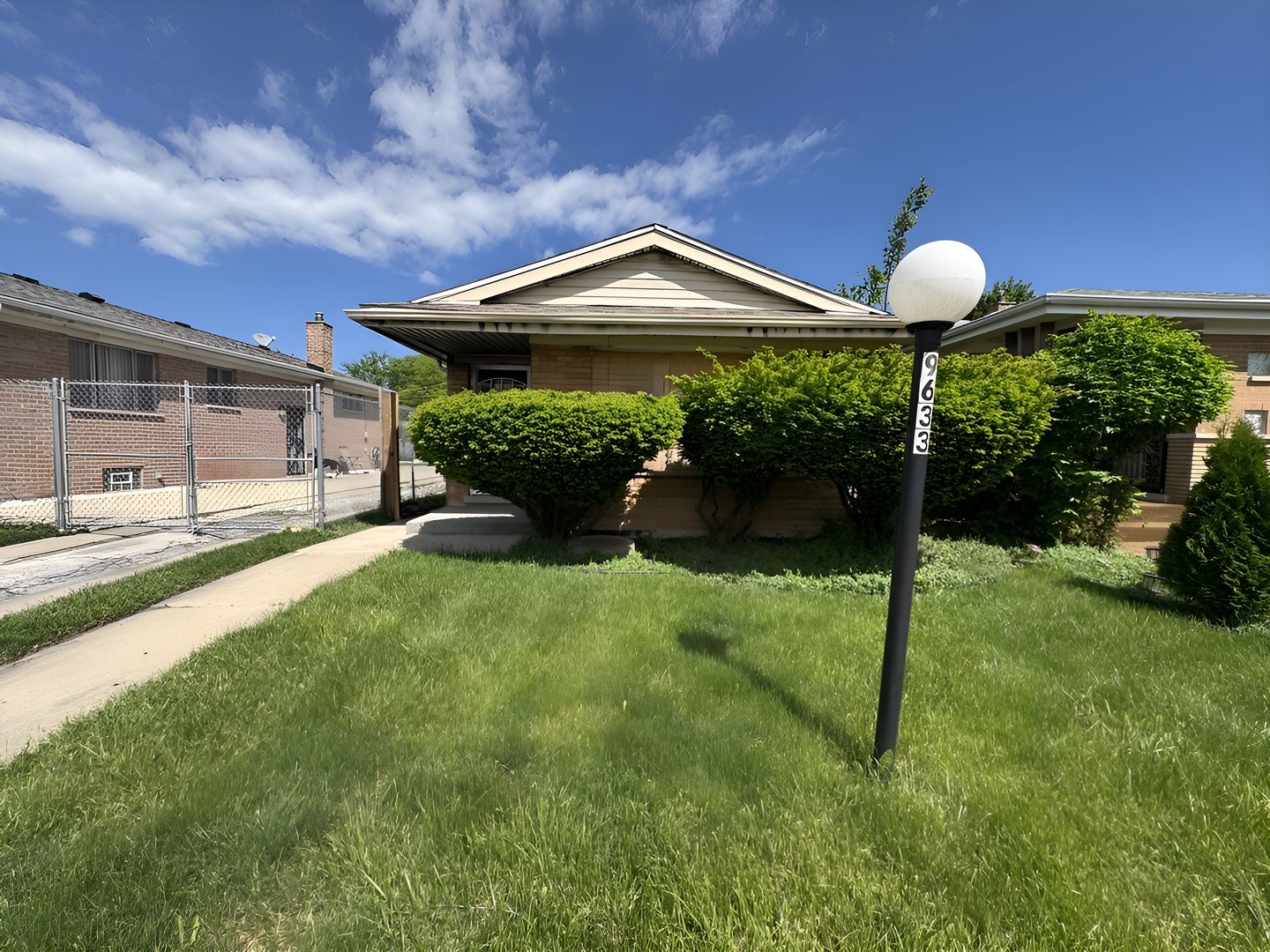 9633 S Princeton Avenue — Chicago, IL 60628