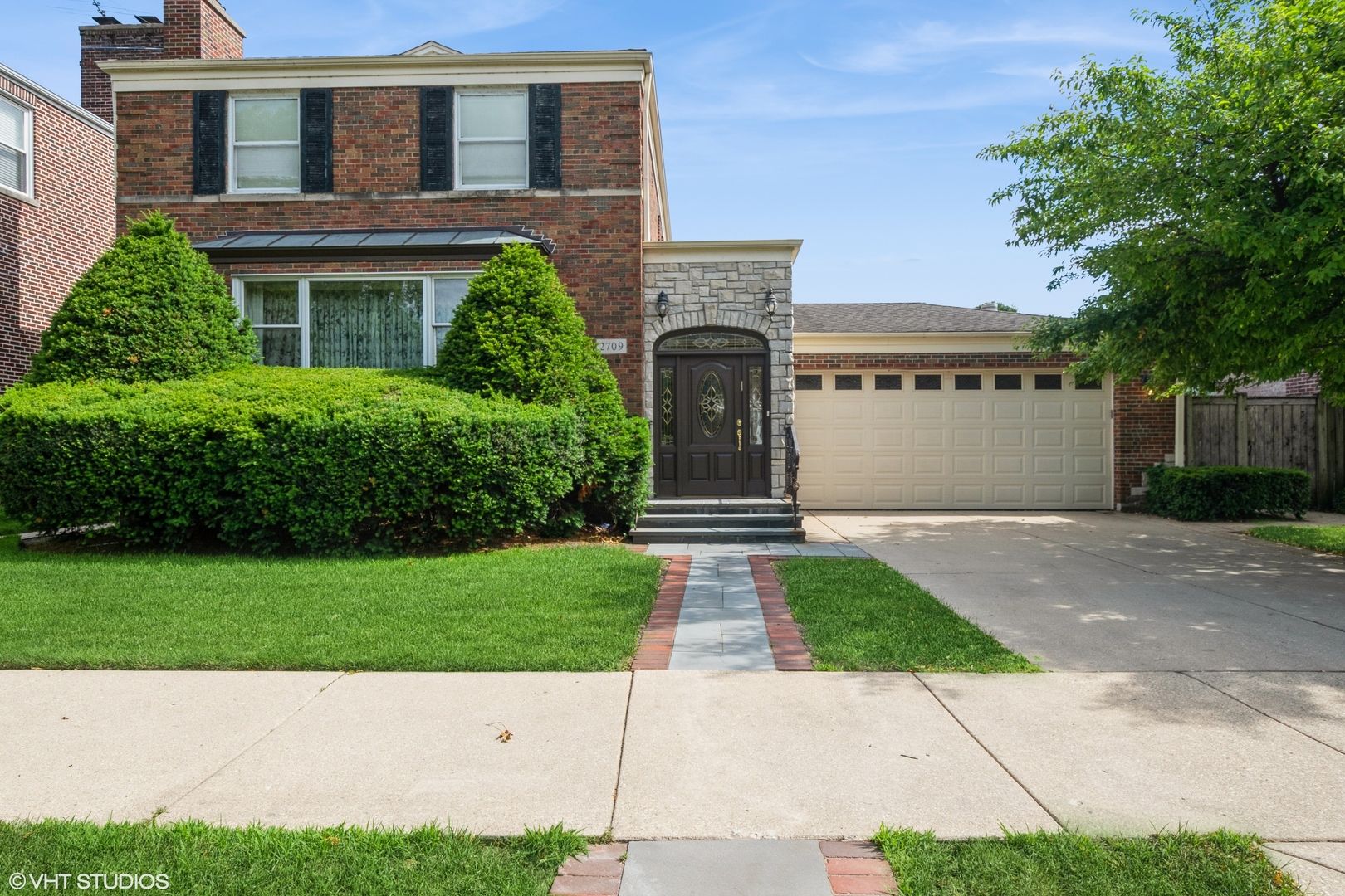 2709 W Sherwin Avenue — Chicago, IL 60645