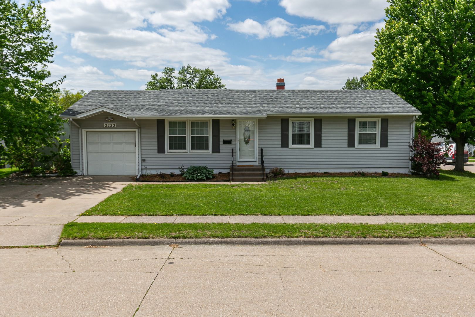 2222 Hillandale Road — Davenport, IA 52804