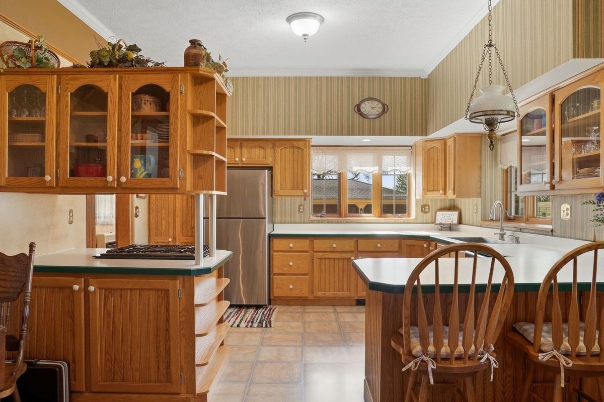 10538 N PECATONICA Road, Leaf River, IL 61047
