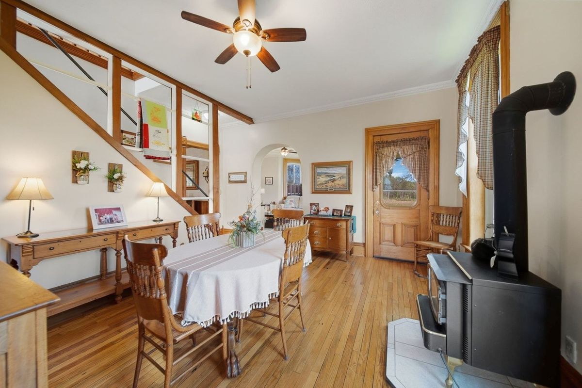 10538 N PECATONICA Road, Leaf River, IL 61047