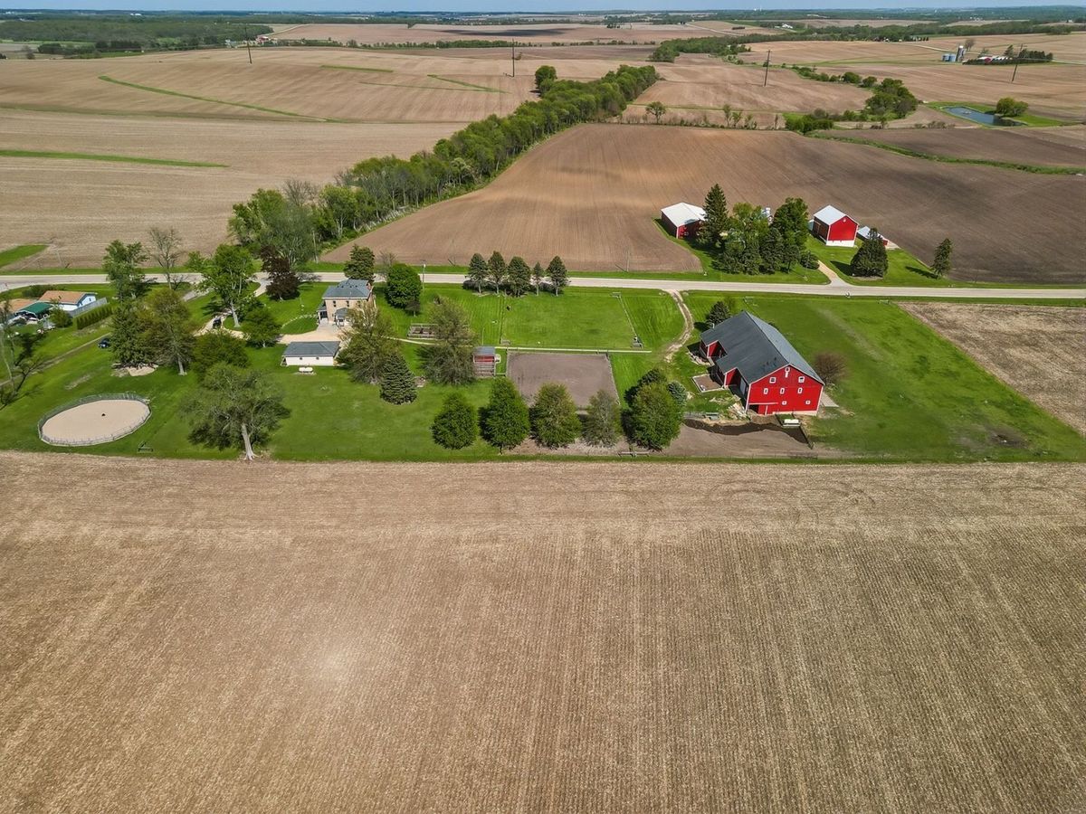 10538 PECATONICA Road, Leaf River, IL 61047