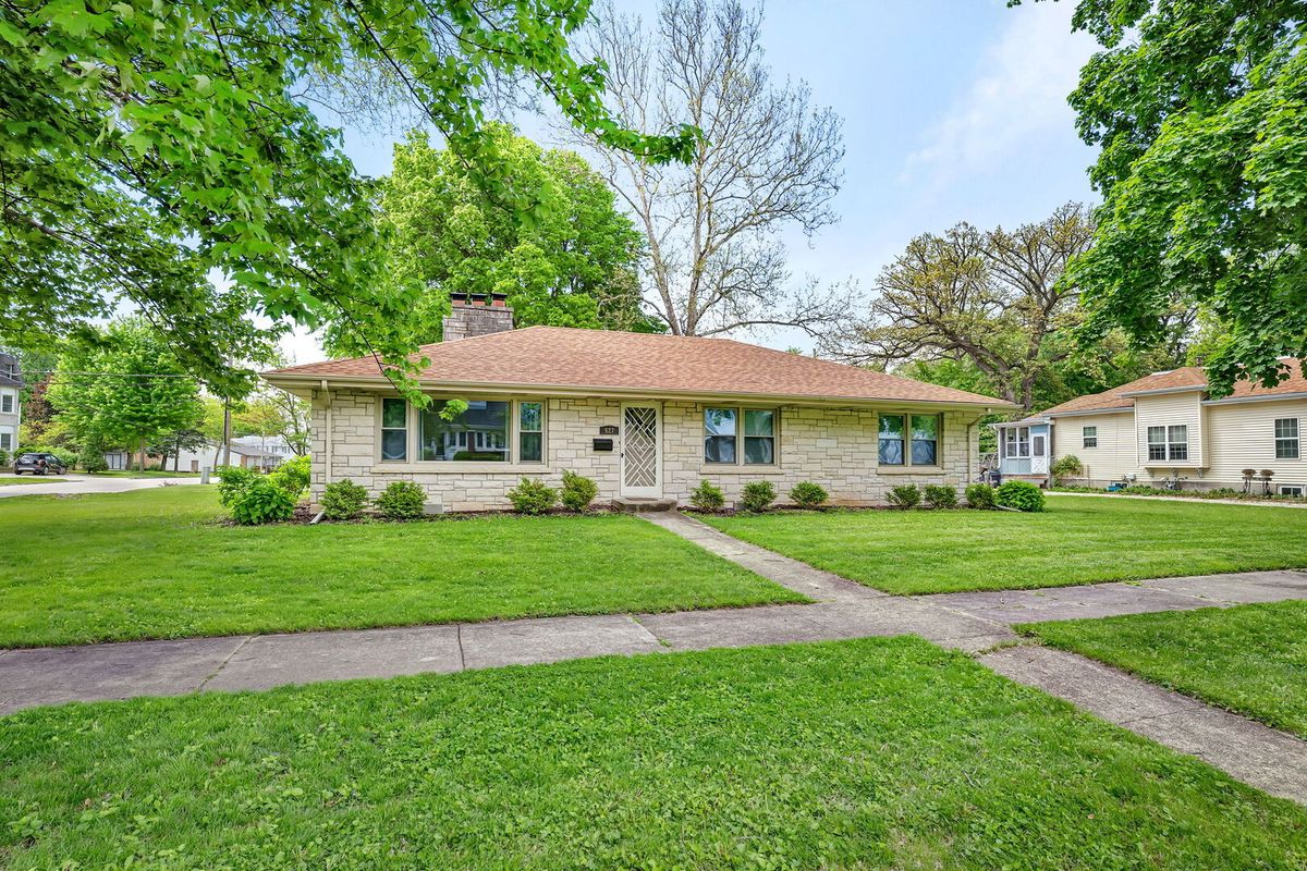 627 Main Street, Morris, IL 60450