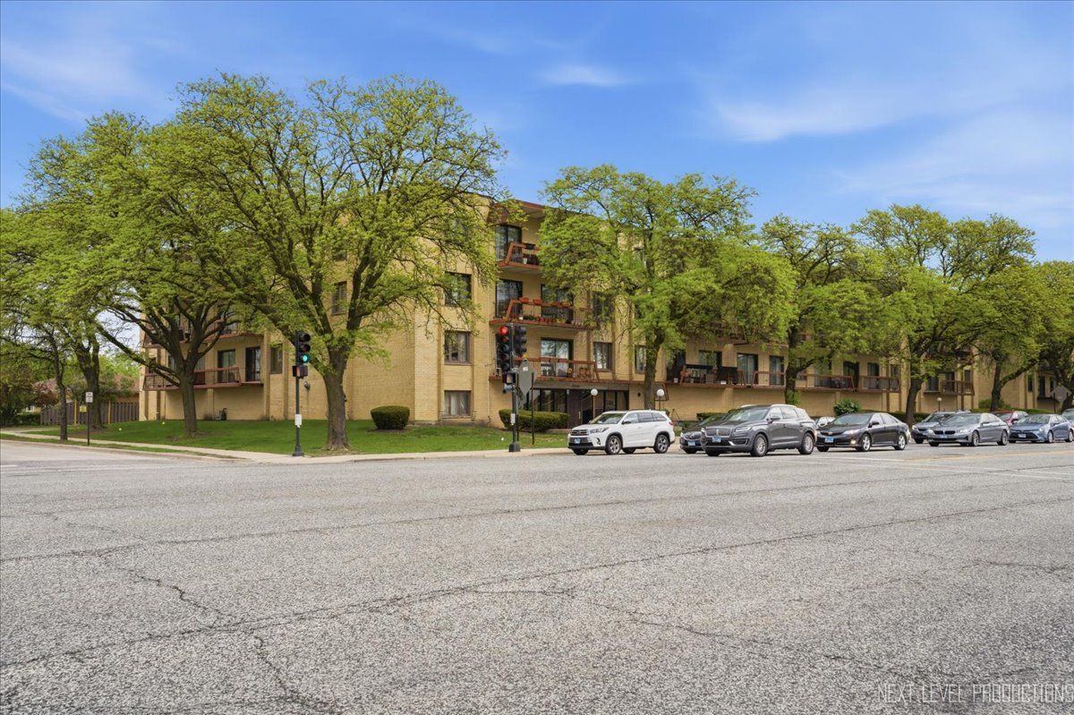 7730 Dempster Street, Morton Grove, IL 60053