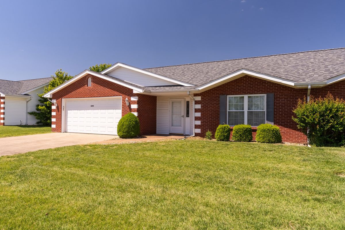 3206 Cherokee Drive, Marion, IL 62959