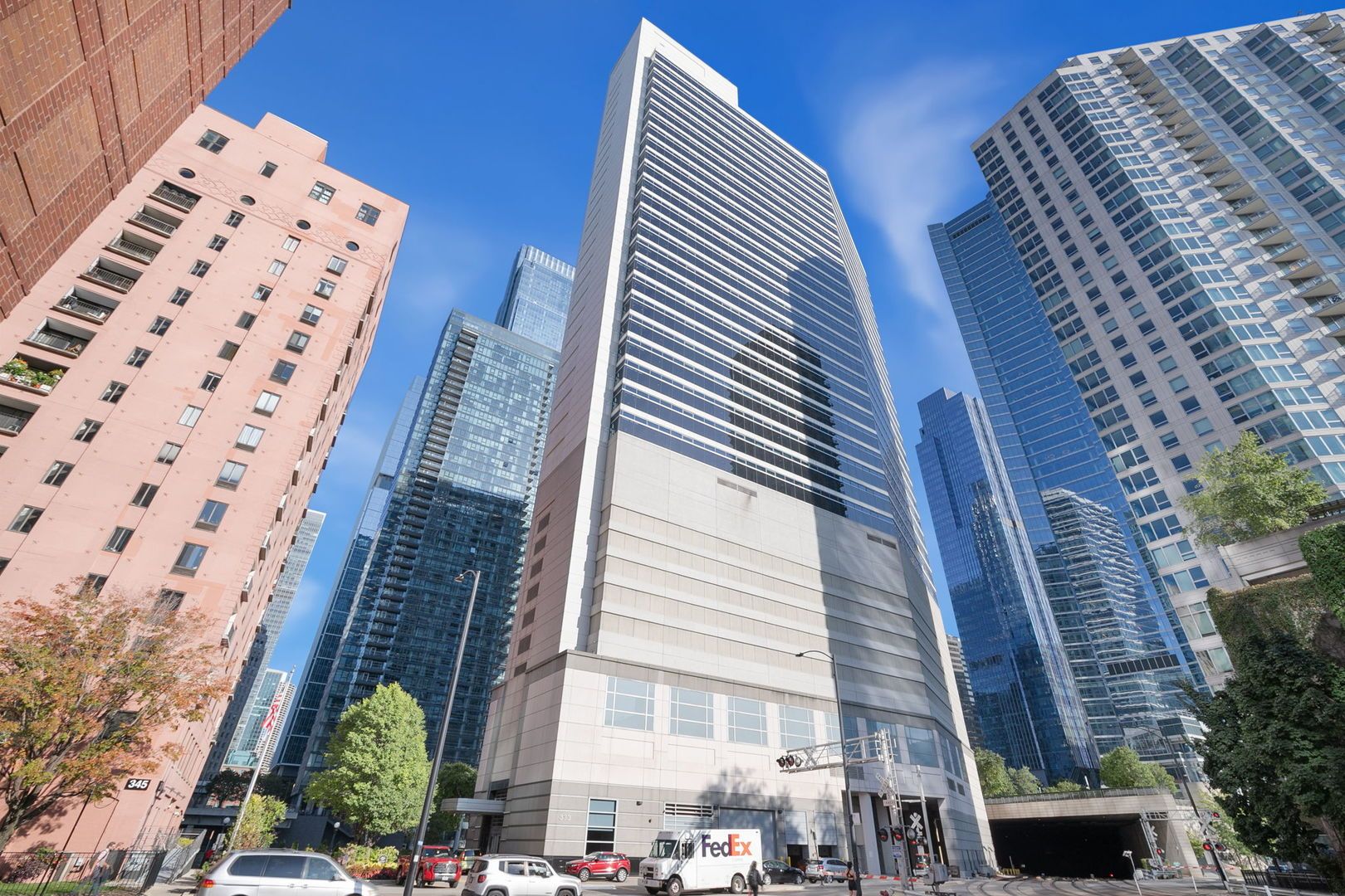 333 N Canal Street #1403 — Chicago, IL 60606