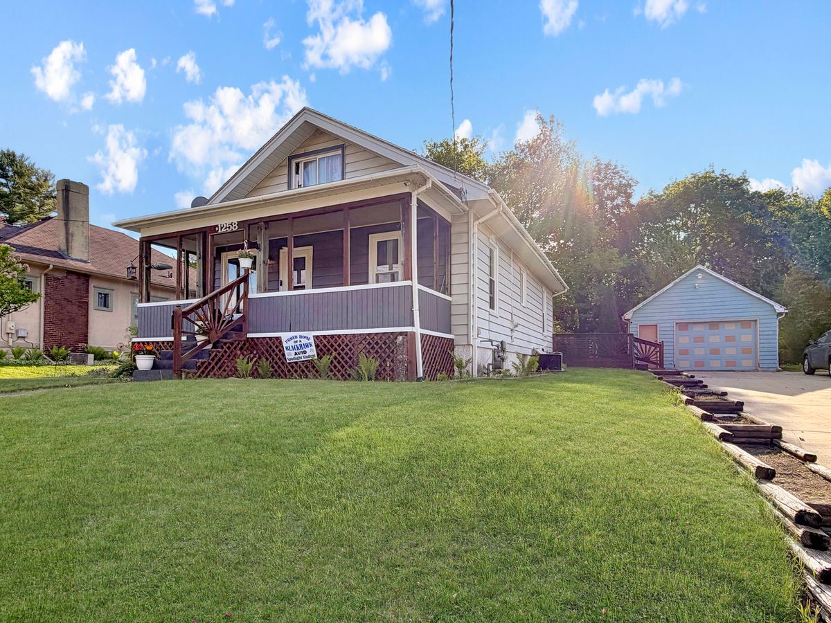 1258 Blackhawk Avenue, Freeport, IL 61032