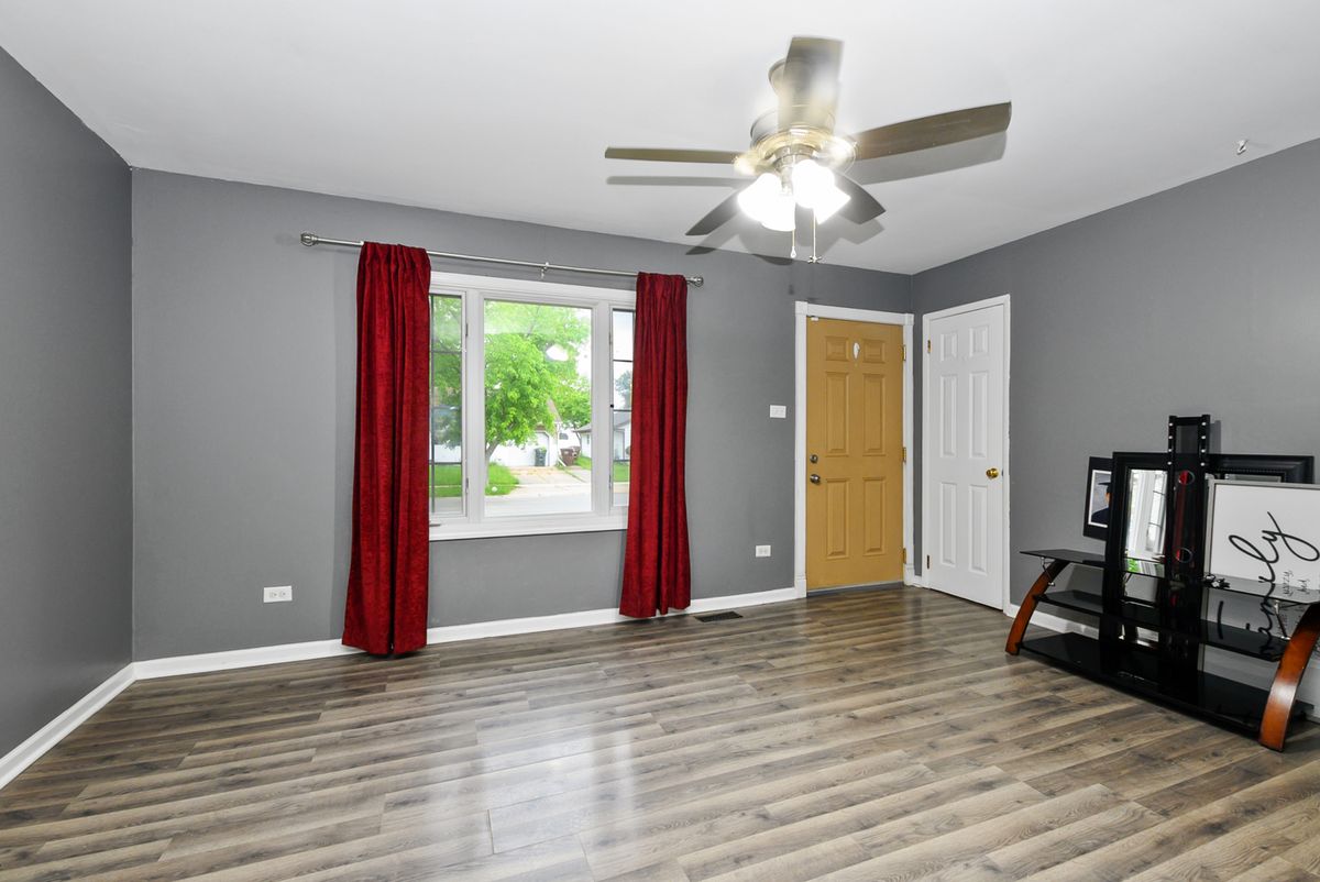 22153 E Churchill Drive, Richton Park, IL 60471