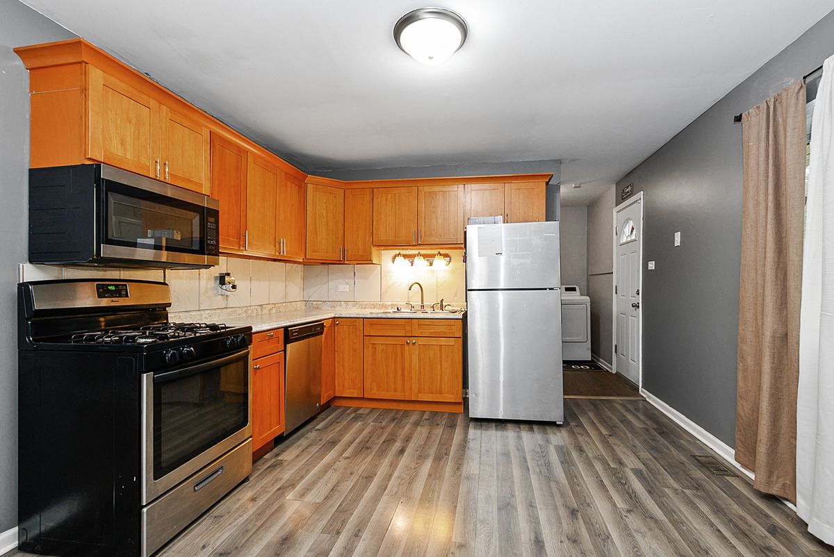 22153 E Churchill Drive, Richton Park, IL 60471