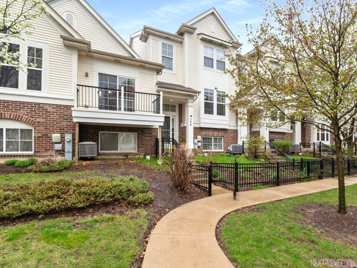 508 Grosvenor Lane, Aurora, IL 60504