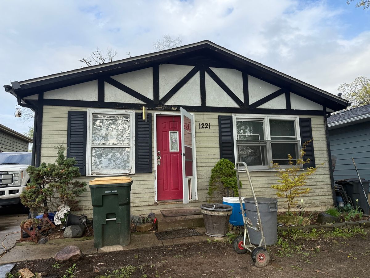 1221 Sunset Drive, Round Lake Beach, IL 60073