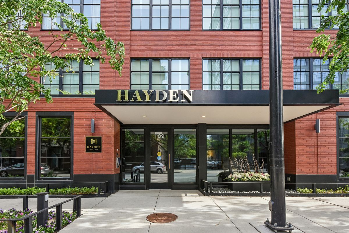 1109 WASHINGTON Boulevard, Chicago, IL 60607