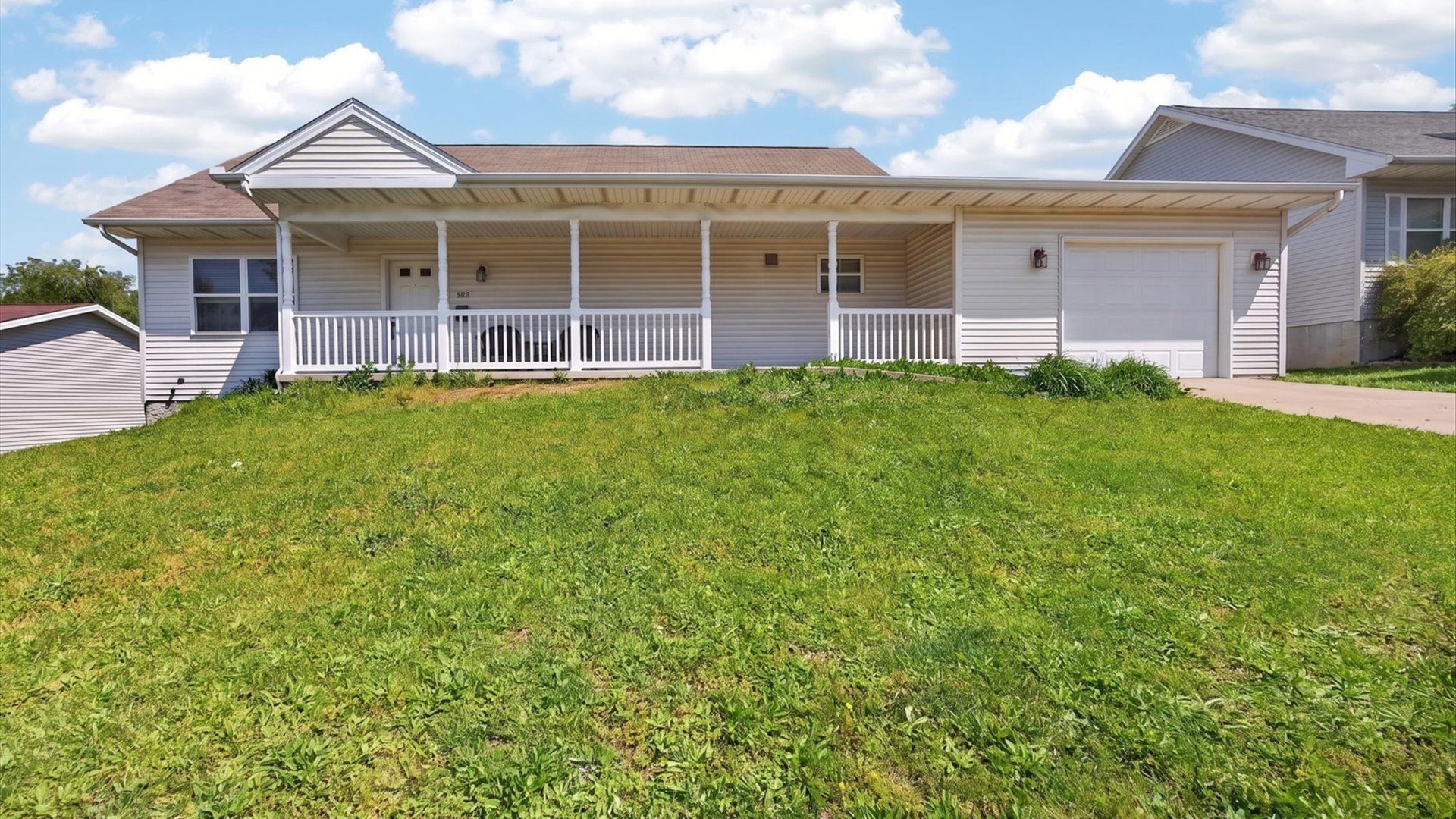 1205 W Grove Street — Bloomington, IL 61701