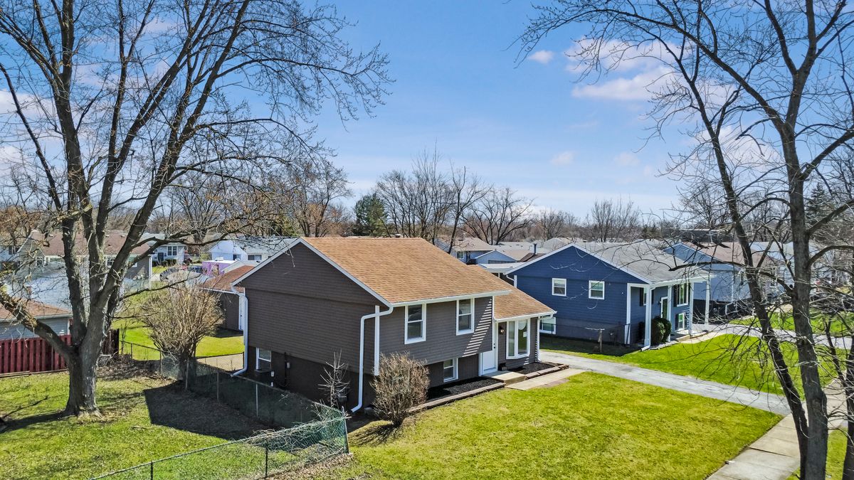 127 Cedar Lane, Glenwood, IL 60425