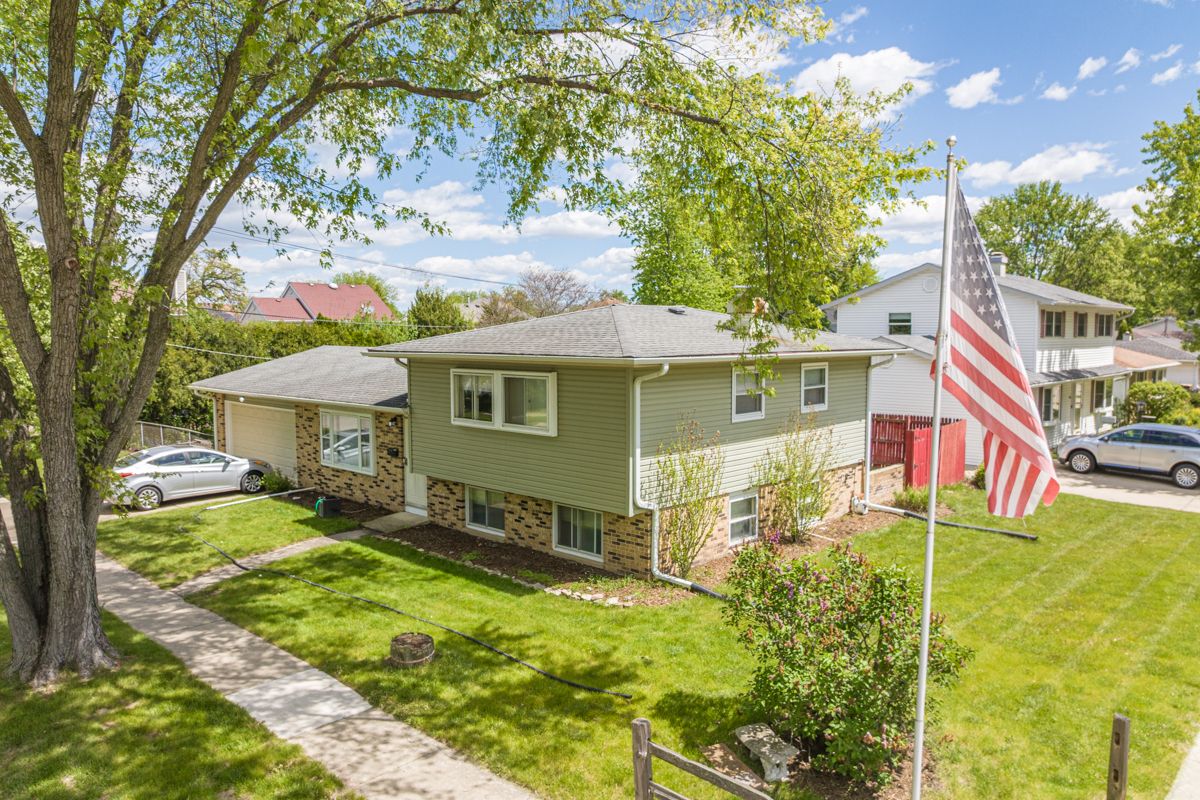 425 Lisa Lane, Streamwood, IL 60107