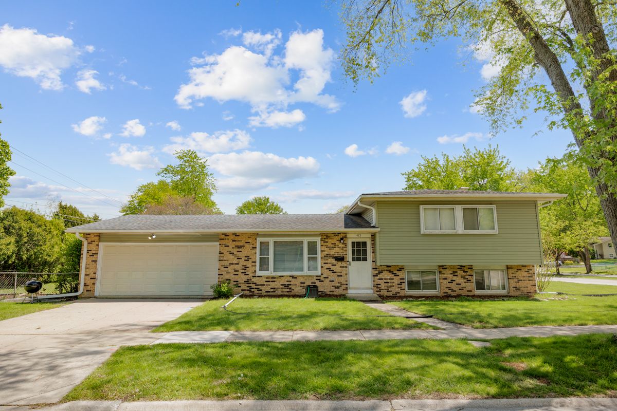 425 Lisa Lane, Streamwood, IL 60107