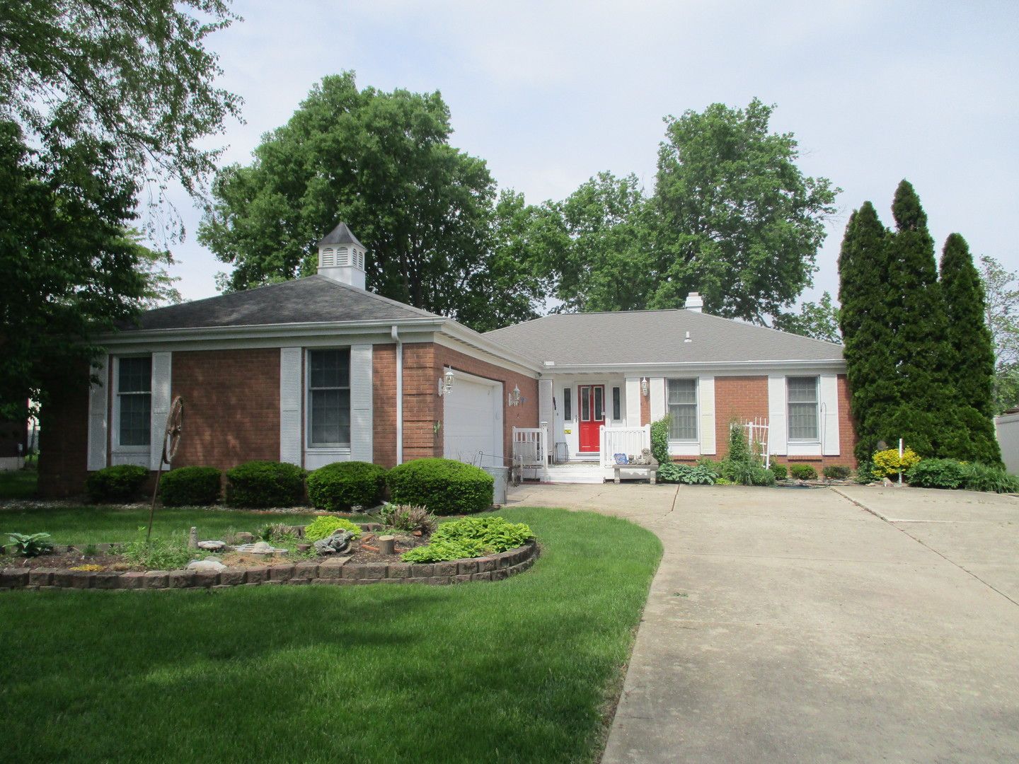 905 Knottingham Drive — Ottawa, IL 61350