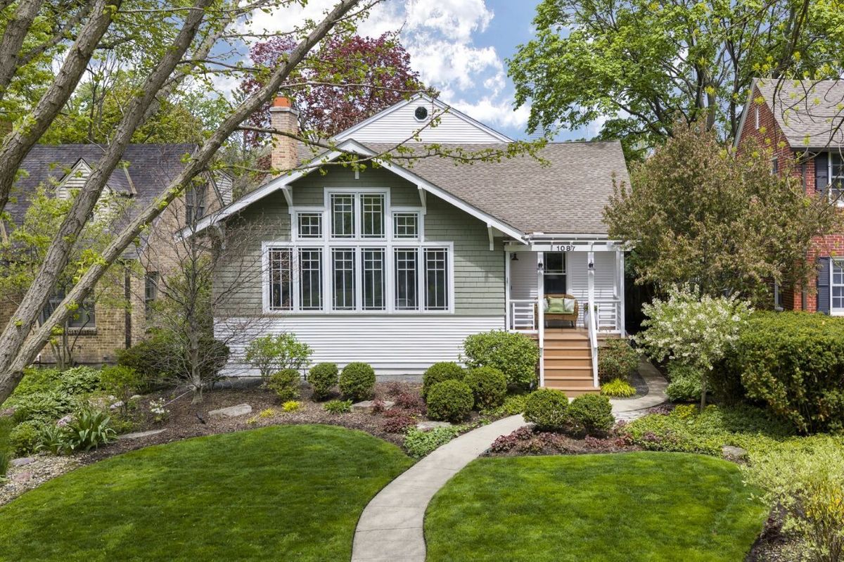 1087 Ash Street, Winnetka, IL 60093