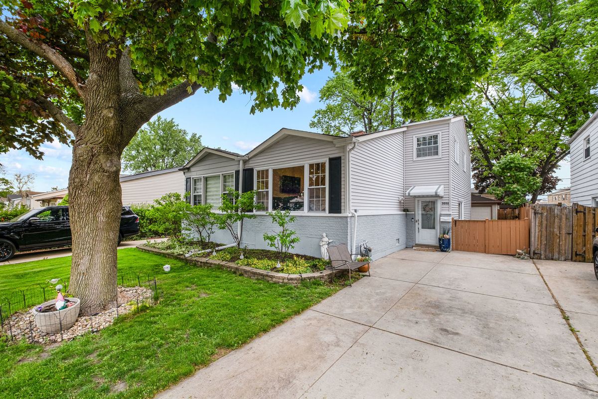 509 4th Avenue, Des Plaines, IL 60016
